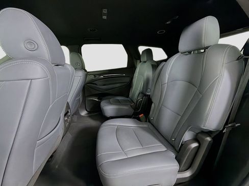 Used 2024 Buick Enclave Premium image 25