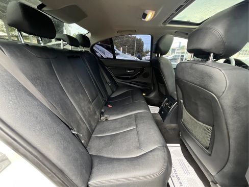 Used 2018 BMW 320i Sedan RWD image 22