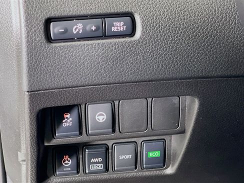 Used 2022 Nissan Rogue Sport SL image 17