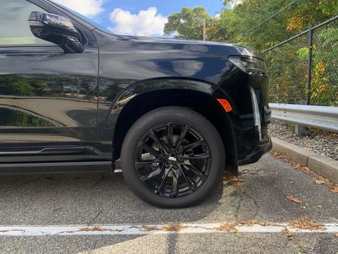 Used 2024 Cadillac Escalade Sport Platinum w/ LPO, ONYX Package image 11