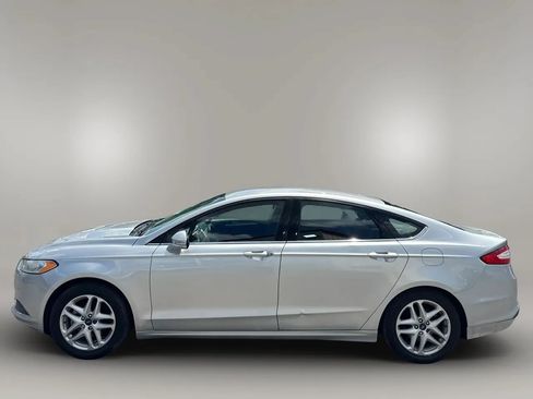 Used 2016 Ford Fusion SE FWD image 5