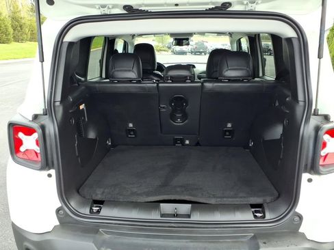 Used 2022 Jeep Renegade Limited AWD/4WD image 24