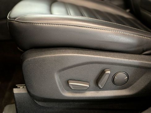 Used 2020 Ford Edge SEL w/ Convenience Package image 16