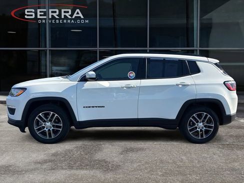 Used 2020 Jeep Compass Latitude w/ Popular Equipment Group FWD image 2