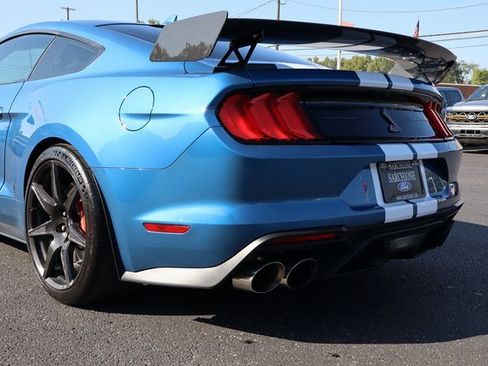 Used 2021 Ford Mustang Shelby GT500 w/ Carbon Fiber Track Pack image 18