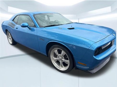 Used 2010 Dodge Challenger R/T RWD image 3