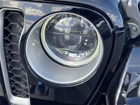 Used 2023 Jeep Wrangler Unlimited Sahara image 12