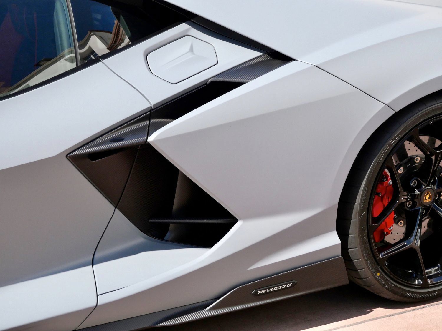 Used 2024 Lamborghini Revuelto AWD/4WD image 15