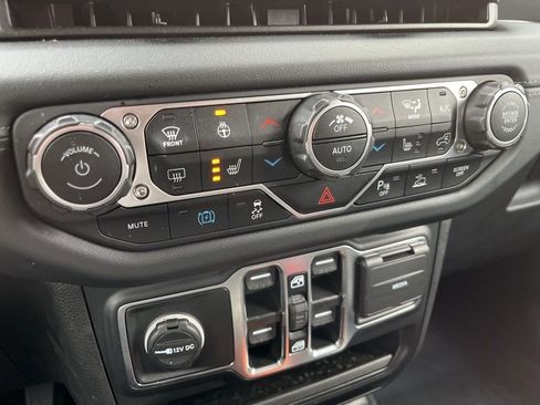 Used 2024 Jeep Wrangler High Altitude image 36