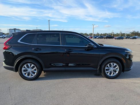 Used 2025 Honda CR-V LX image 4