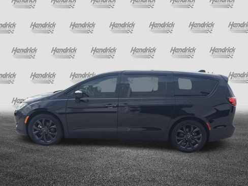 Used 2019 Chrysler Pacifica Touring Plus w/ S Appearance Package image 6