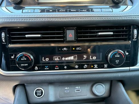 Used 2023 Nissan Rogue SL w/ SL Premium Package image 20