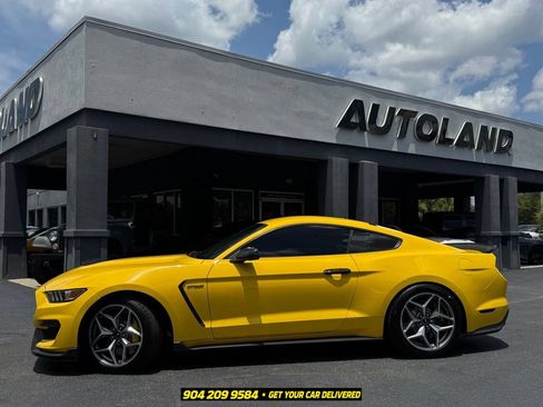 Used 2017 Ford Mustang Shelby GT350 RWD image 5