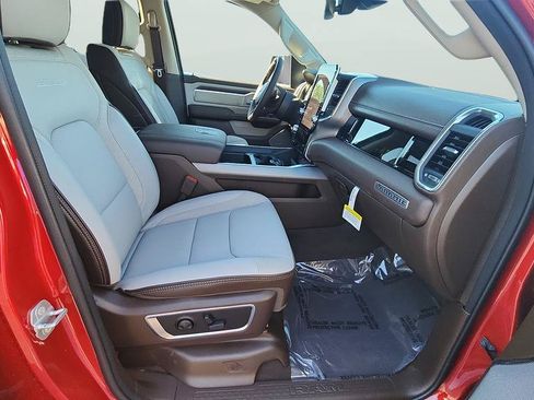 New 2026 RAM 1500 Laramie AWD/4WD image 18