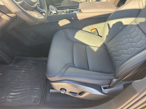 Used 2025 Volvo XC90 B5 Core w/ Climate Package image 11