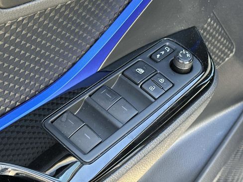 Used 2020 Toyota C-HR XLE image 18