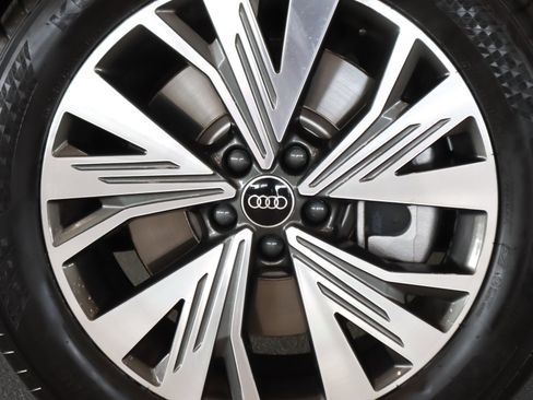 Used 2023 Audi Q4 e-tron Premium w/ Convenience Package RWD image 5