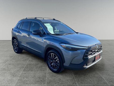 Used 2026 Toyota Corolla Cross XLE image 1
