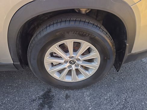 Used 2024 Toyota Grand Highlander XLE image 29