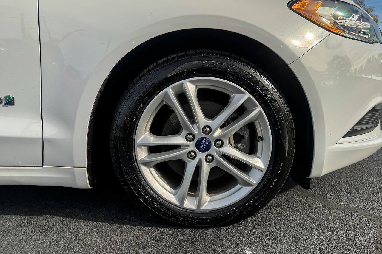 Used 2018 Ford Fusion SE FWD image 10