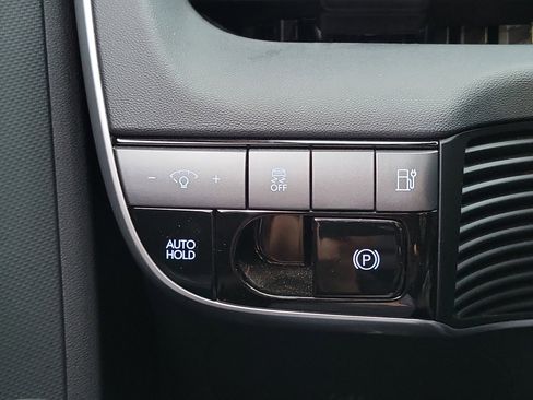 Certified 2025 Hyundai Ioniq 5 SE image 16