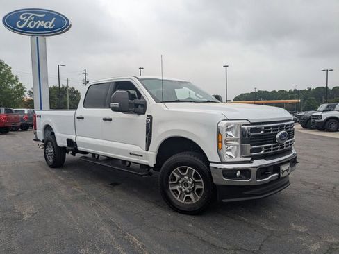 Certified 2025 Ford F350 XLT w/ Snow Plow/Camper Package AWD/4WD image 2