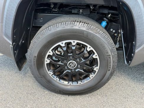 Used 2022 Toyota Tundra SR5 AWD/4WD image 15