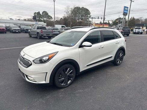 Used 2017 Kia Niro EX image 3