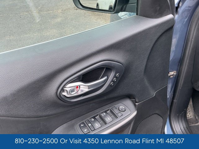 Used 2019 Jeep Cherokee Limited AWD/4WD image 15