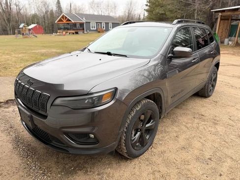 Used 2019 Jeep Cherokee Latitude Plus AWD/4WD image 2