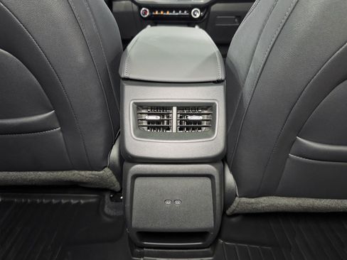 Used 2024 Chevrolet Equinox EV LT image 22