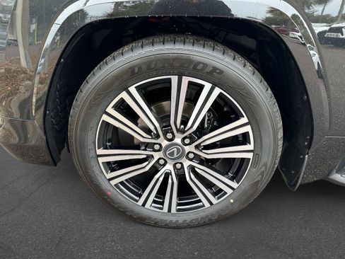 New 2026 Lexus LX 700h Luxury image 10