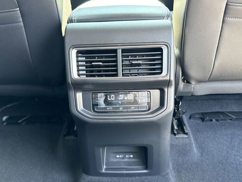 New 2026 Volkswagen Atlas SE image 25