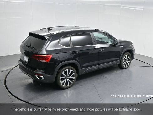 Used 2023 Volkswagen Taos SE w/ Panoramic Sunroof Package image 54