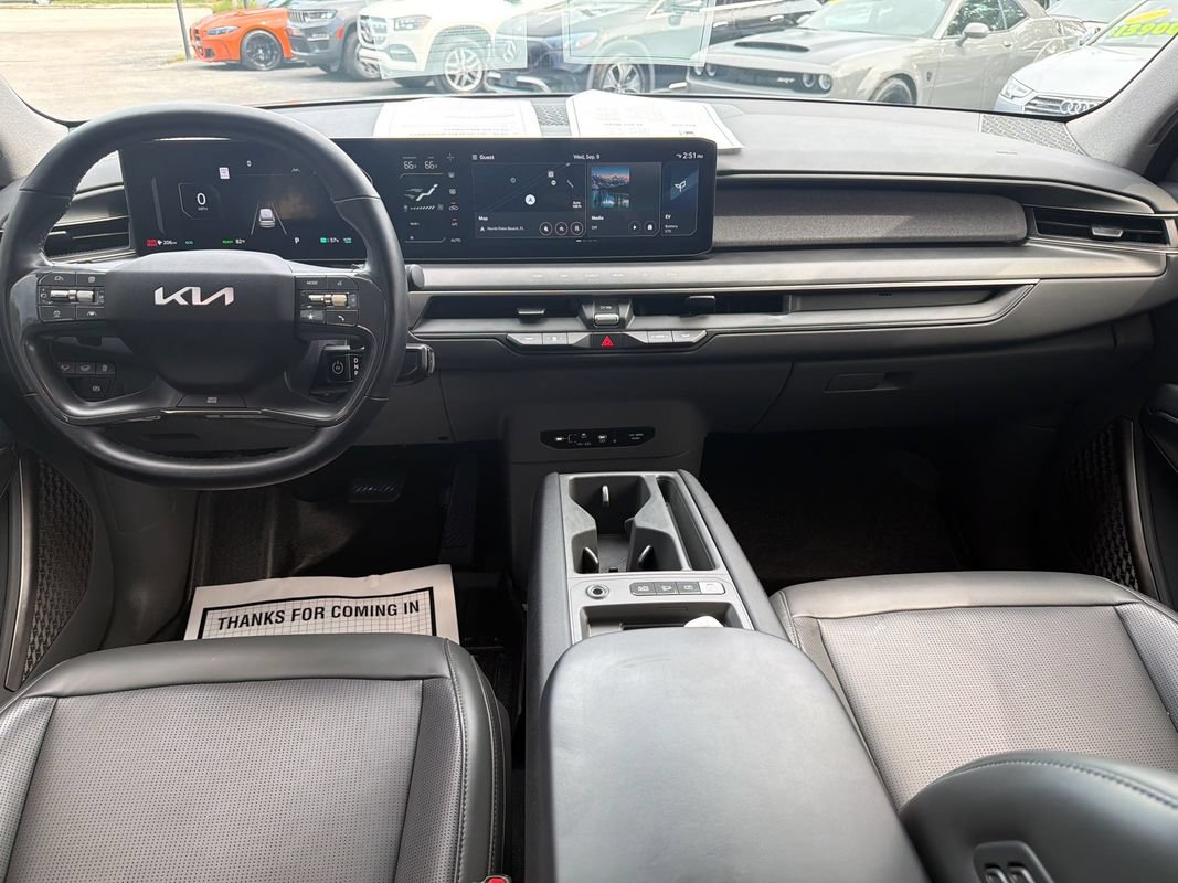Used 2024 Kia EV9 Light Long Range RWD image 24