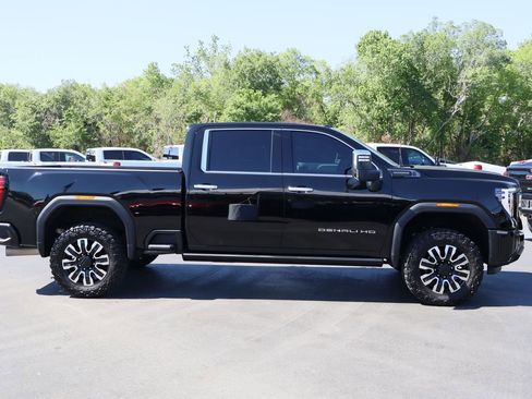 Certified 2025 GMC Sierra 2500 Denali Ultimate image 9