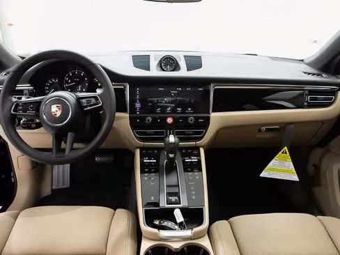 Certified 2026 Porsche Macan AWD/4WD image 13