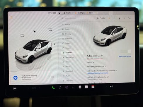 Used 2022 Tesla Model Y Performance AWD/4WD image 32