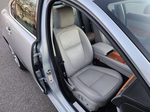 Used 2010 Jaguar XF Luxury RWD image 26