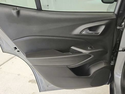 Used 2024 Chevrolet Trax LS w/ LS Convenience Package FWD image 50