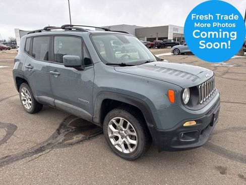 Used 2018 Jeep Renegade Latitude image 1