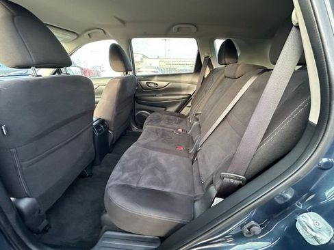 Used 2015 Nissan Rogue SV w/ SV Premium Package image 28