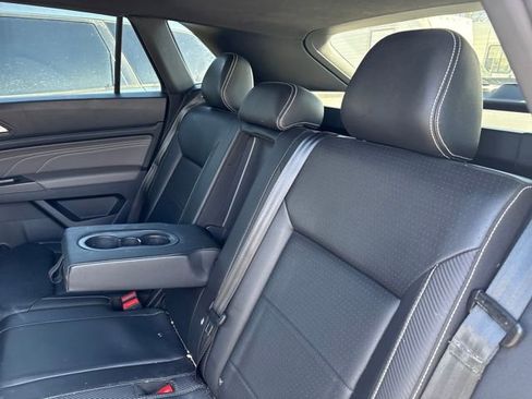 Used 2021 Volkswagen Atlas Cross Sport SE w/ Panoramic Sunroof Package image 11