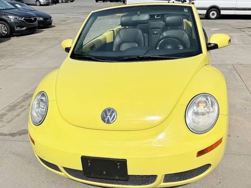 Used 2007 Volkswagen Beetle Convertible w/ Package 1 FWD image 12