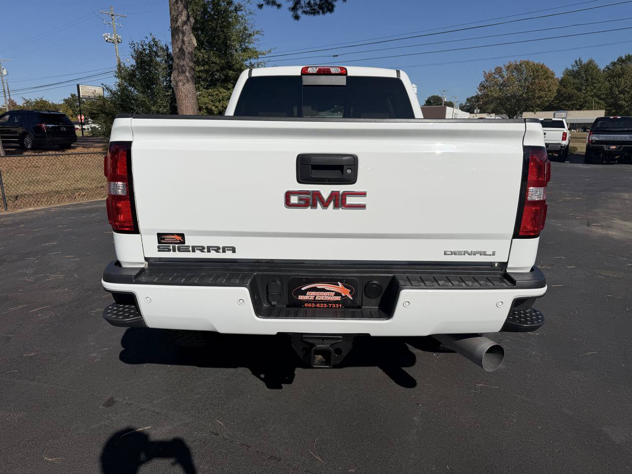 Used 2019 GMC Sierra 2500 Denali w/ Duramax Plus Package AWD/4WD image 3