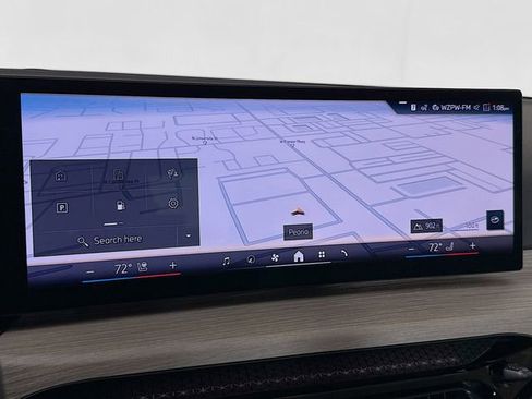 Used 2025 BMW 330i xDrive 330i xDrive w/ Premium Package image 13