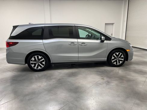 Used 2025 Honda Odyssey EX-L image 9