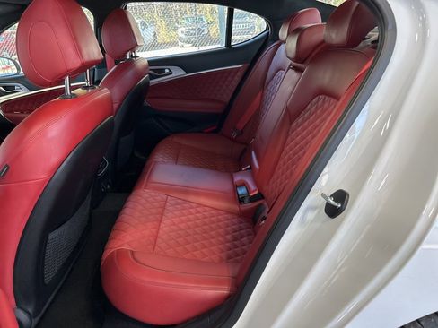 Used 2023 Genesis G70 3.3T w/ Sport Prestige Package image 10