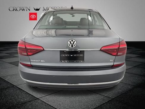 Used 2017 Volkswagen Passat 1.8T SEL Premium image 5