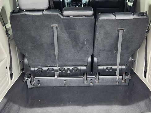 Used 2019 Dodge Grand Caravan SXT FWD image 30